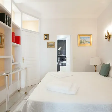 Apartment 90 Rue Meynadier *